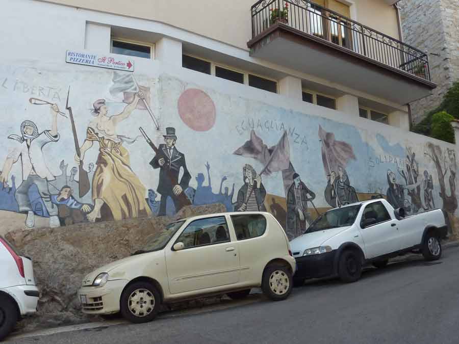 Fresque murale engagée sur les thèmes de la liberté et de l’égalité à Orgosolo