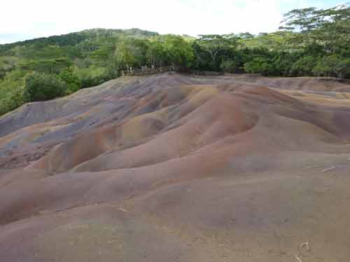 Terre des Sept Couleurs à Chamarel, paysage volcanique unique de l’île Maurice