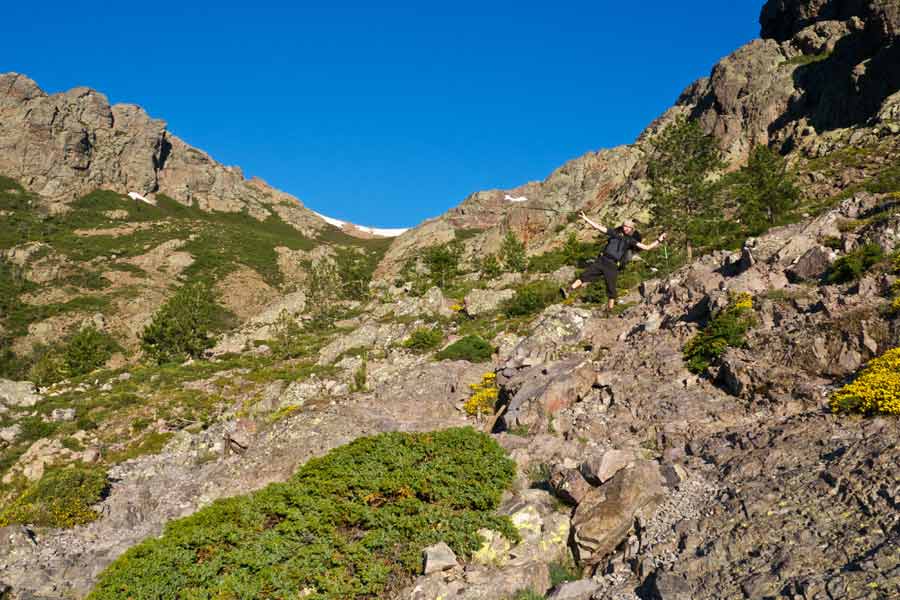 Paysage alpin sur le GR20 entre Ciottulu di i Mori et Tighjettu dans le massif du Monte Cintu en Corse